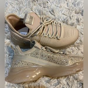 STEVE MADDEN SIZE 10 SPARKLY TENNIS SHOES